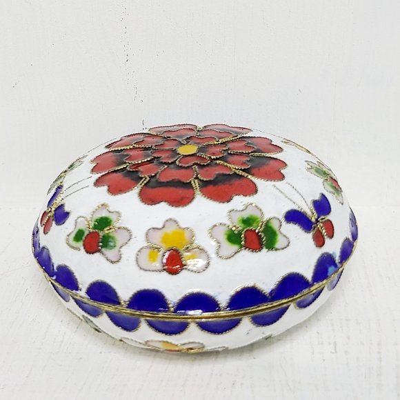 Vintage White Cloisonne Enamel Brass Trinket Pill Box Floral Butterfly Red Blue - Picture 2 of 4
